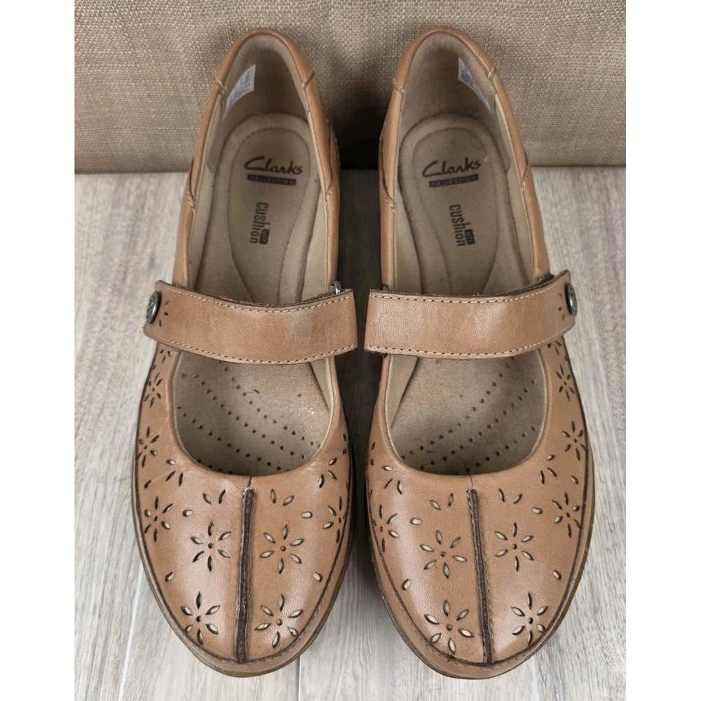 Clarks Womens Everlay Bai Mary Jane Shoes Size 9M Tan Leather Low Wedge Flats
